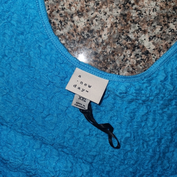 Bundle of 2 Shirred Tank Tops - Picture 4 of 8